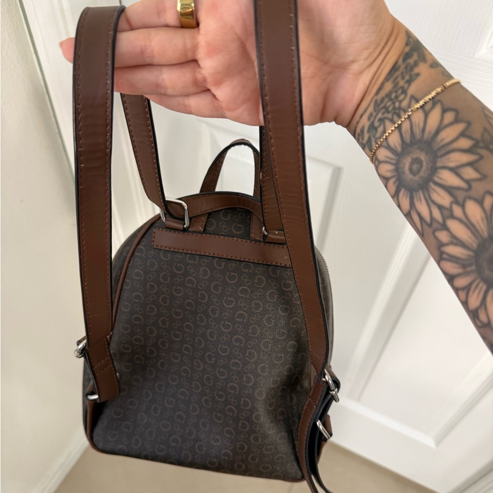 GUESS mini backpack - Picture 3 of 4